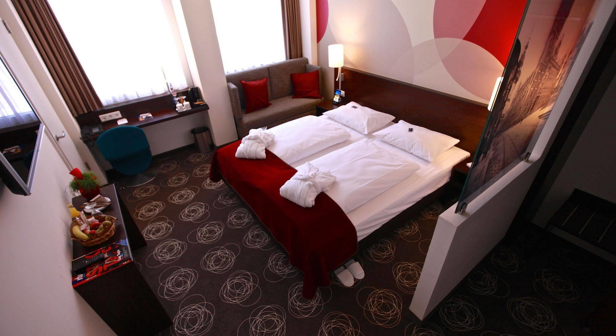 Webers - Das Hotel Im Ruhrturm Essen Ngoại thất bức ảnh