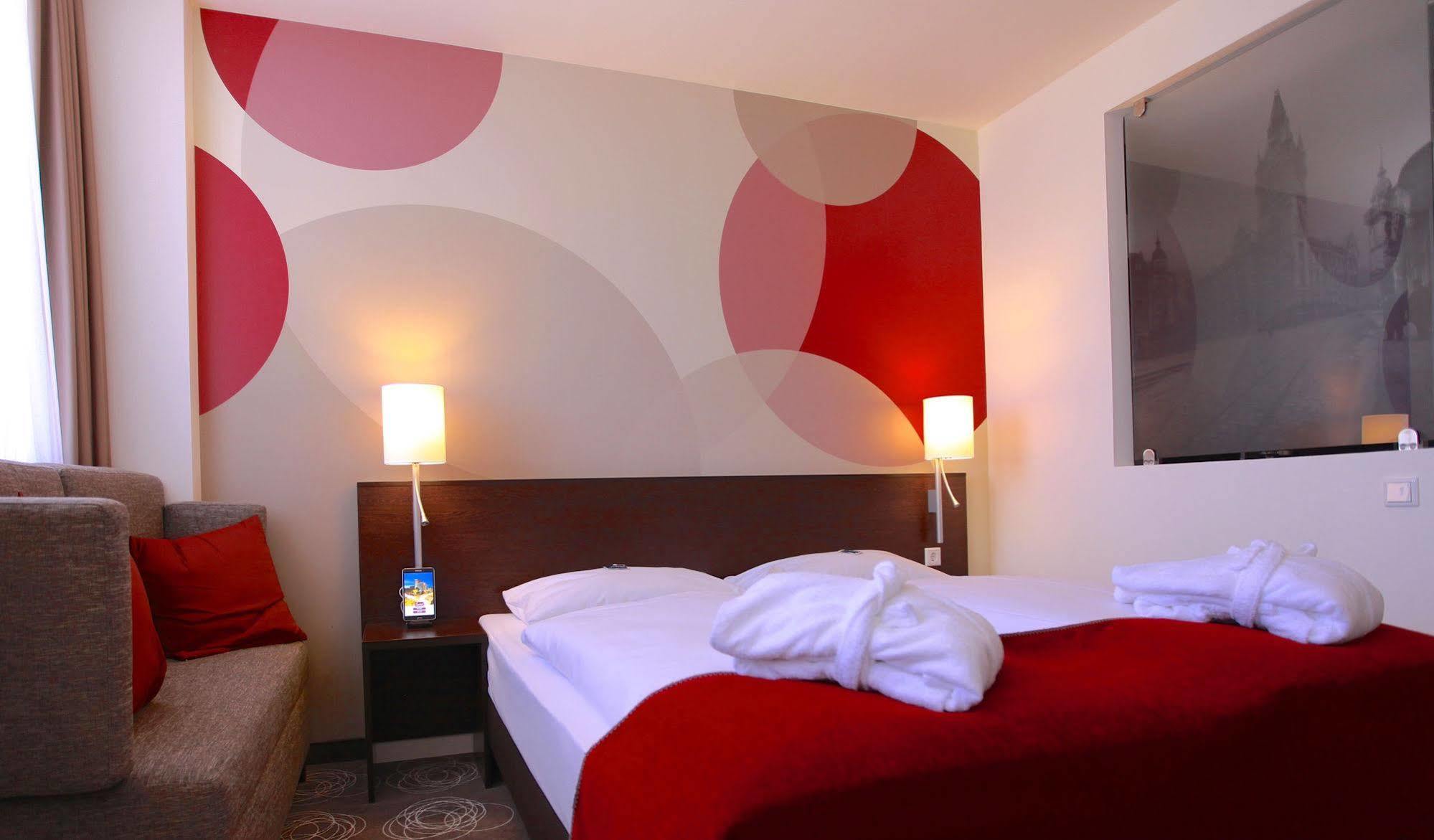 Webers - Das Hotel Im Ruhrturm Essen Ngoại thất bức ảnh
