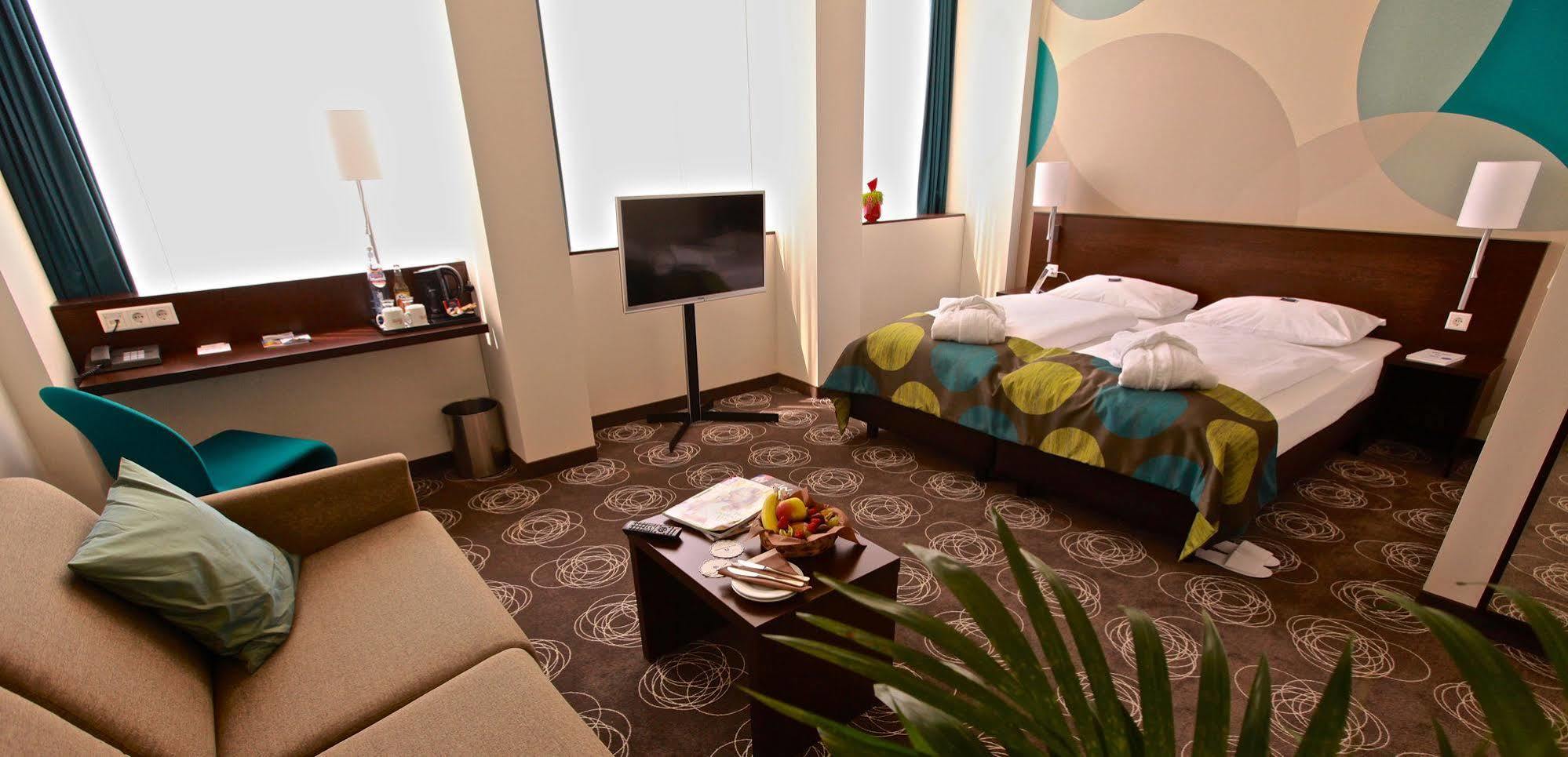 Webers - Das Hotel Im Ruhrturm Essen Ngoại thất bức ảnh